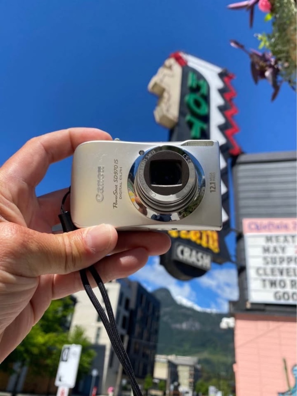 Canon PowerShot Digital ELPH SD970is 12.1MP CCD Digital Camera